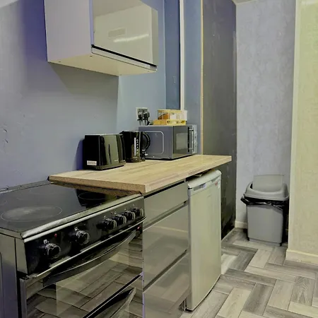 1-bed - Sleeps 2 Wifi & *