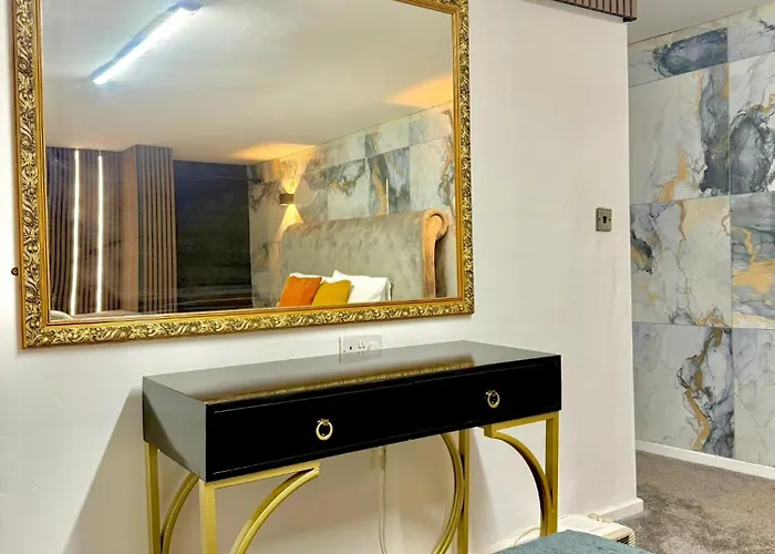 1-bed - Sleeps 2 Wifi & *