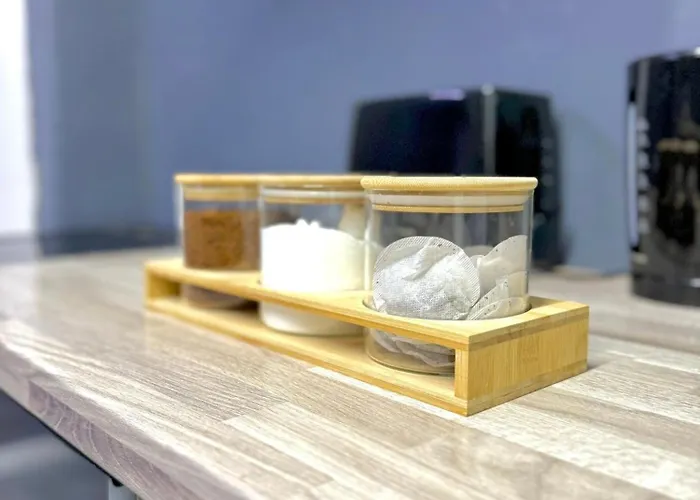 1-bed - Sleeps 2 Wifi &