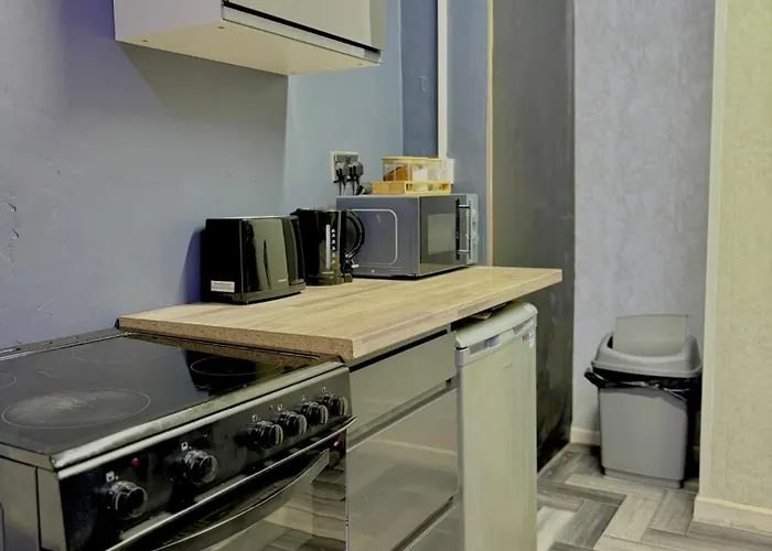 1-bed - Sleeps 2 Wifi & *